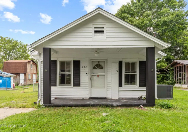 Photo 1 of Sale Pending at 723 N Kingston Ave, Rockwood, TN 37854 | MLS# 1353309 | Listing updated on 2026-08-27