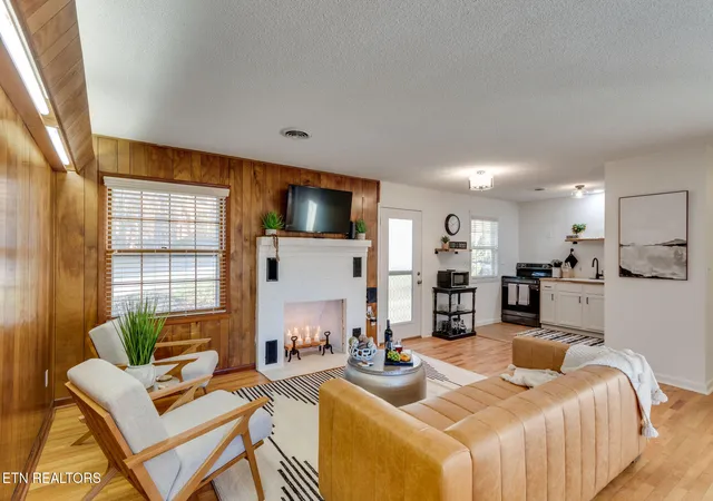 Photo 2 of Single family home for sale at 524 Reba Ln Ln, Gatlinburg, TN 37738 | MLS# 1353259 | Listing updated on 2026-08-27