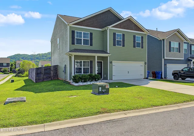 Photo 1 of Sale Pending at 266 Ibis Loop, Oak Ridge, TN 37830 | MLS# 1353446 | Listing updated on 2026-08-31