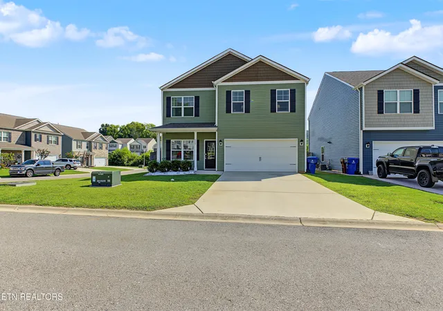 Photo 2 of Sale Pending at 266 Ibis Loop, Oak Ridge, TN 37830 | MLS# 1353446 | Listing updated on 2026-08-31