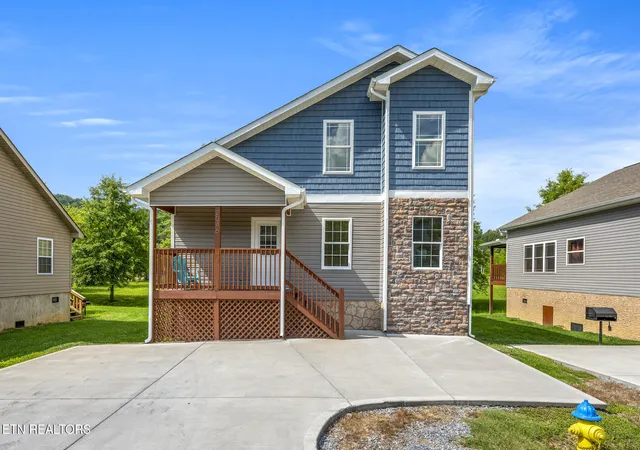 Photo 1 of Single family home for sale at 2046 Slippery Rock Cir, Pigeon Forge, TN 37862 | MLS# 1353263 | Listing updated on 2026-09-23