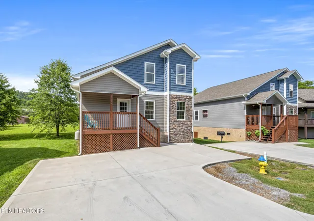 Photo 2 of Single family home for sale at 2046 Slippery Rock Cir, Pigeon Forge, TN 37862 | MLS# 1353263 | Listing updated on 2026-09-23