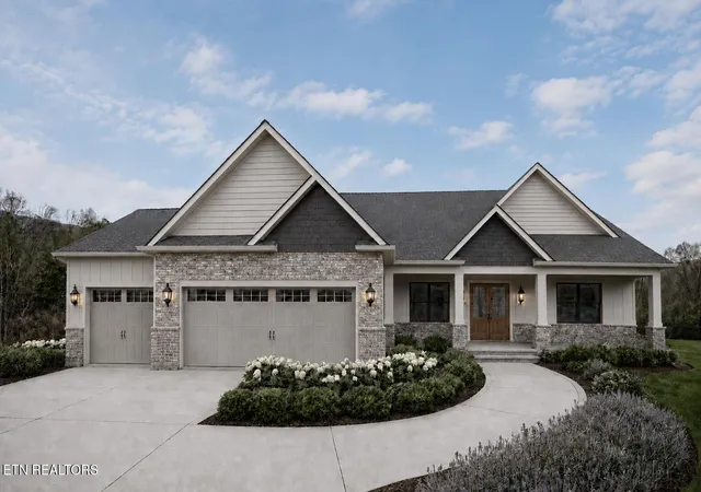Photo 3 of Sale Pending at 121 Cozy Manor Wy, Clinton, TN 37716 | MLS# 1353361 | Listing updated on 2026-08-27