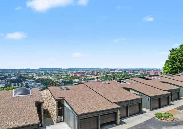 Photo 3 of Condo for sale at 1916 Cherokee Bluff Dr, Knoxville, TN 37920 | MLS# 1353284 | Listing updated on 2026-09-06