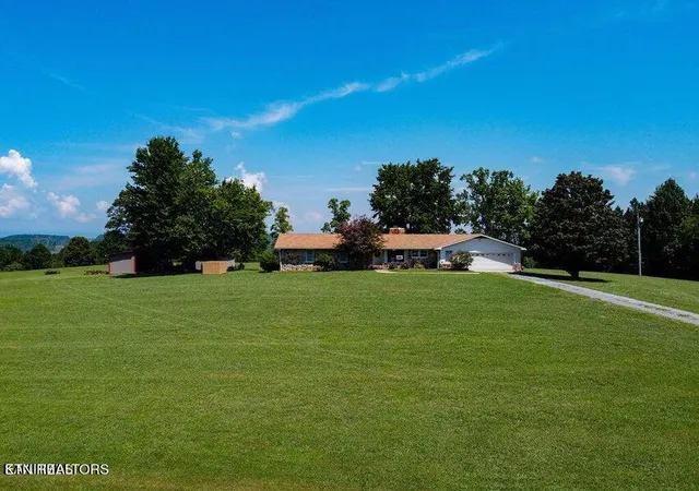 Photo 4 of Sale Pending at 1011 Brickell Ridge Rd, Decatur, TN 37322 | MLS# 1353282 | Listing updated on 2026-09-08