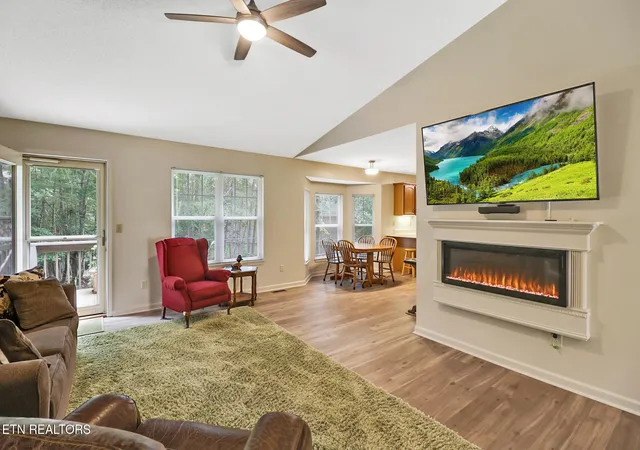 Photo 3 of Single family home for sale at 11 Wilbourn Cir, Fairfield Glade, TN 38558 | MLS# 1353322 | Listing updated on 2026-08-27