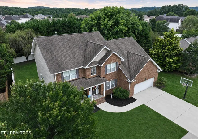 Photo 4 of Single family home for sale at 5518 Aromatic Aster Rd, Knoxville, TN 37918 | MLS# 1353333 | Listing updated on 2026-09-04