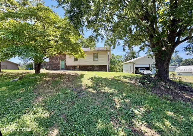 Photo 3 of Sale Pending at 306 Boone Dr, Harrogate, TN 37752 | MLS# 1353319 | Listing updated on 2026-08-28