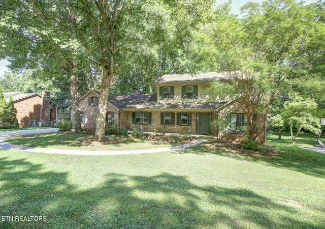 Photo 3 of Single family home for sale at 7917 Camberley Dr, Powell, TN 37849 | MLS# 1353650 | Listing updated on 2026-08-29