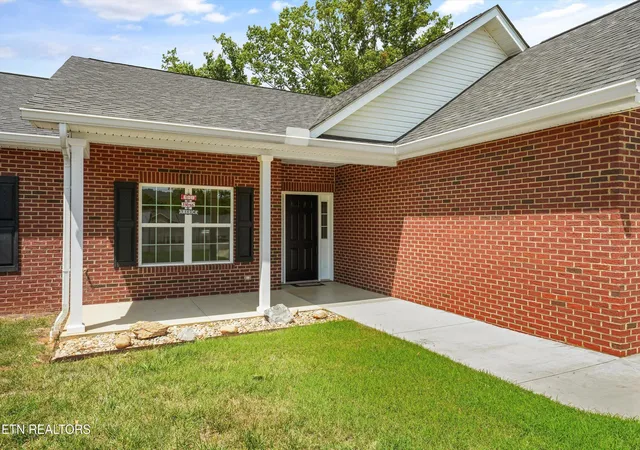 Photo 2 of Sale Pending at 1058 Patriots Lndg, Dandridge, TN 37725 | MLS# 1353347 | Listing updated on 2026-09-17
