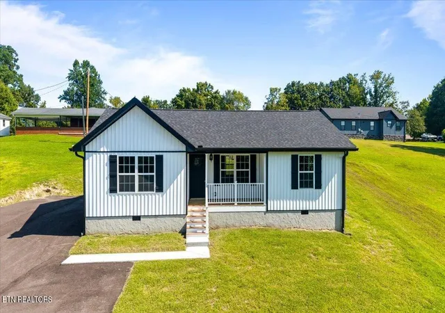 Photo 1 of Single family home for sale at 1822 Loop Rd, La Follette, TN 37766 | MLS# 1353450 | Listing updated on 2026-09-20