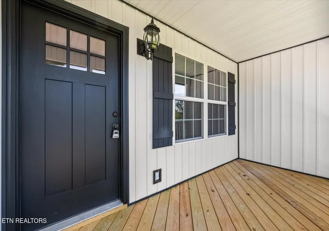 Photo 2 of Single family home for sale at 1822 Loop Rd, La Follette, TN 37766 | MLS# 1353450 | Listing updated on 2026-09-20