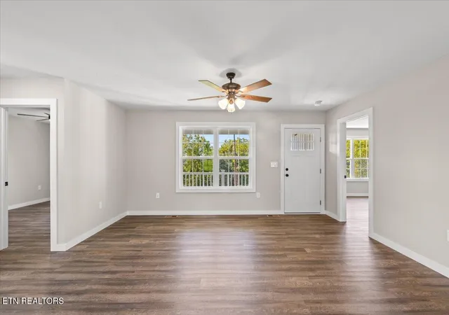 Photo 3 of Single family home for sale at 1822 Loop Rd, La Follette, TN 37766 | MLS# 1353450 | Listing updated on 2026-09-20