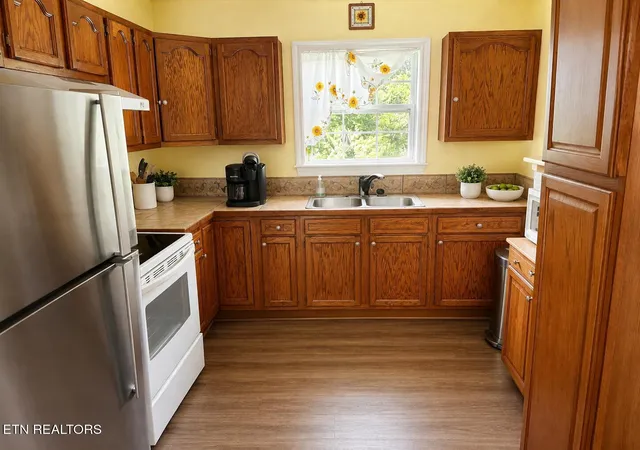 Photo 3 of Multi family home for sale at 711 Murray Dr, Knoxville, TN 37912 | MLS# 1353401 | Listing updated on 2026-08-27