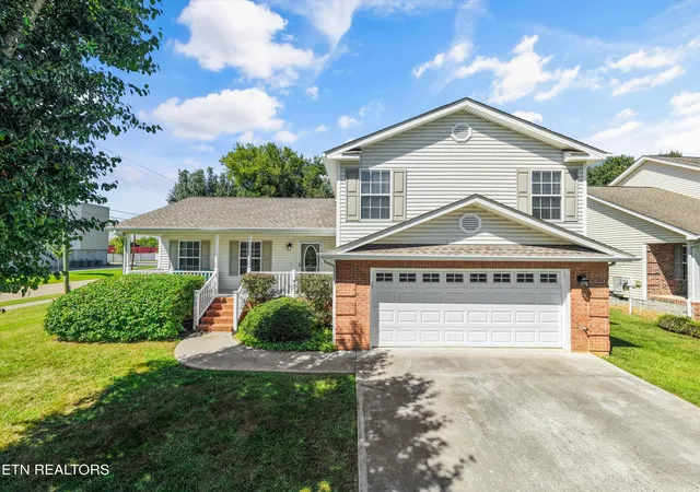 Photo 1 of Sale Pending at 3301 Franklin Creek Ln, Knoxville, TN 37931 | MLS# 1353436 | Listing updated on 2026-09-01