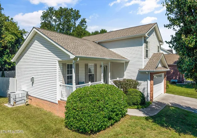 Photo 3 of Sale Pending at 3301 Franklin Creek Ln, Knoxville, TN 37931 | MLS# 1353436 | Listing updated on 2026-09-01