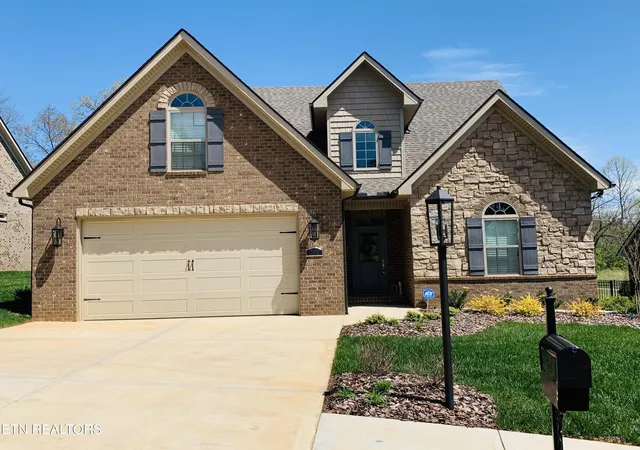 Photo 3 of Single family home for sale at 2106 Lantern Park Ln, Knoxville, TN 37932 | MLS# 1353525 | Listing updated on 2026-08-28