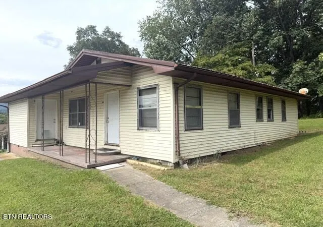 Photo 2 of Single family home for sale at 165 Clarence Ln, Harrogate, TN 37752 | MLS# 1353449 | Listing updated on 2026-08-28