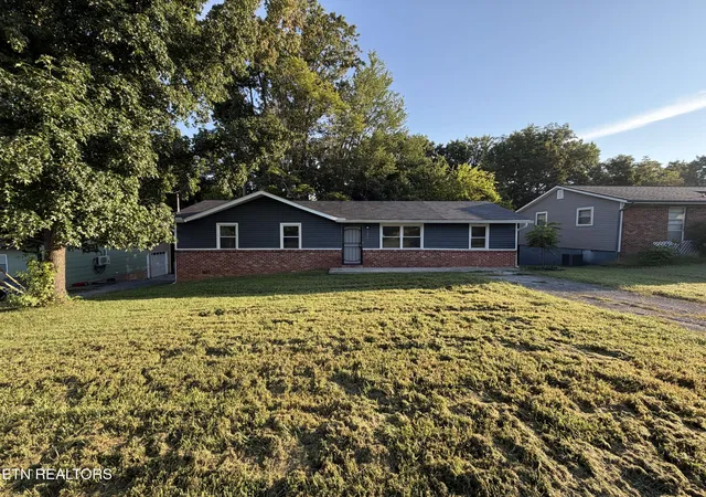 Photo 1 of Sale Pending at 7301 Meadowbrook Cir, Knoxville, TN 37918 | MLS# 1353566 | Listing updated on 2026-09-05