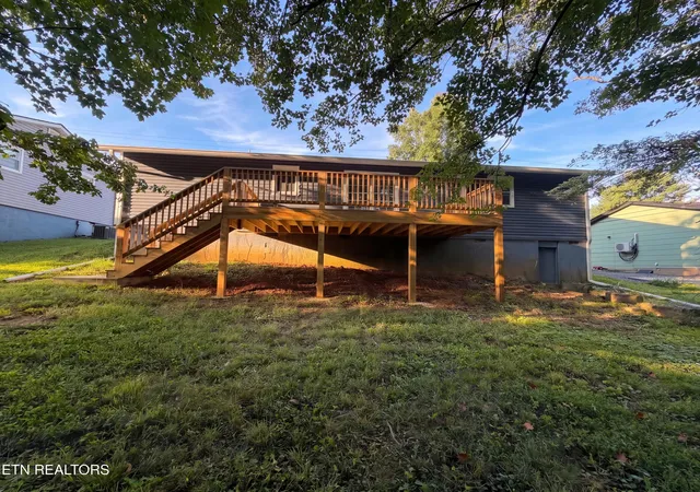 Photo 4 of Sale Pending at 7301 Meadowbrook Cir, Knoxville, TN 37918 | MLS# 1353566 | Listing updated on 2026-09-05