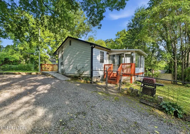Photo 3 of Single family home for sale at 2100 Brice St, Knoxville, TN 37917 | MLS# 1353397 | Listing updated on 2026-09-17