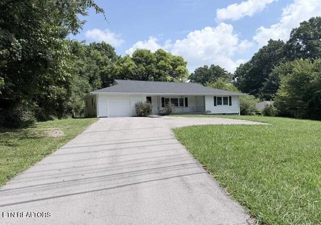 Photo 1 of Single family home for sale at 5504 Chapman Hwy, Knoxville, TN 37920 | MLS# 1353377 | Listing updated on 2026-09-15