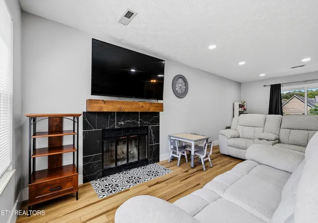 Photo 2 of Single family home for sale at 9217 Shady Mill Ln, Knoxville, TN 37922 | MLS# 1353367 | Listing updated on 2026-09-14