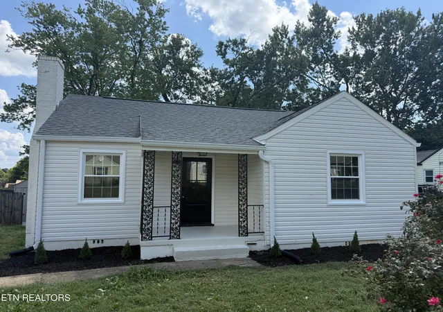 Photo 1 of Sale Pending at 854 Burroughs Rd, Alcoa, TN 37701 | MLS# 1353568 | Listing updated on 2026-09-14