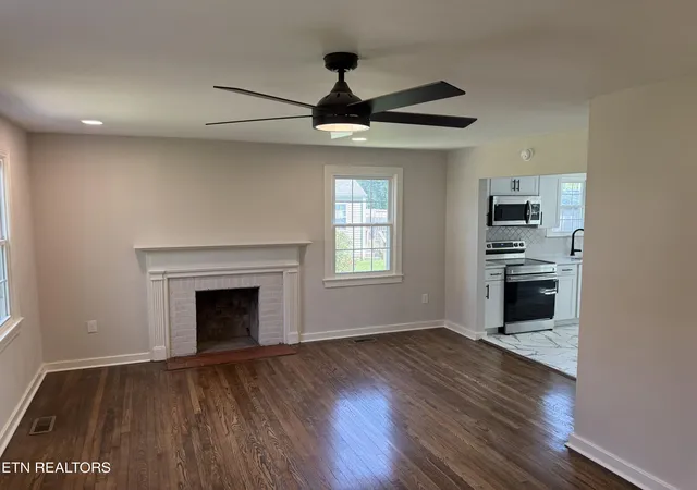 Photo 3 of Sale Pending at 854 Burroughs Rd, Alcoa, TN 37701 | MLS# 1353568 | Listing updated on 2026-09-14