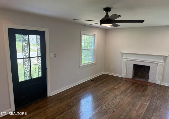 Photo 3 of Sale Pending at 854 Burroughs Rd, Alcoa, TN 37701 | MLS# 1353568 | Listing updated on 2026-09-14