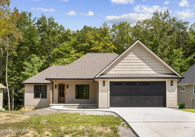 Photo 1 of Single family home for sale at 151 Hawes Cir, Fairfield Glade, TN 38558 | MLS# 1353385 | Listing updated on 2026-09-04