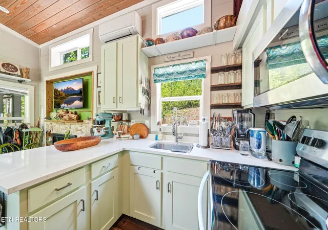 Photo 4 of Sale Pending at 1429 Alpine Dr, Sevierville, TN 37876 | MLS# 1353378 | Listing updated on 2026-09-02