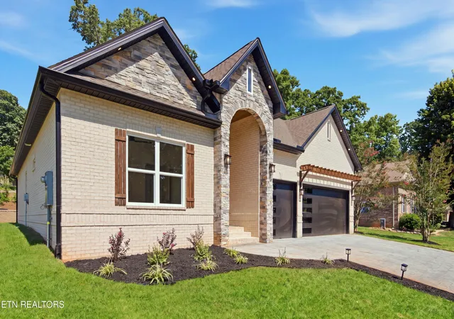 Photo 1 of Single family home for sale at 112 Inata Cir, Loudon, TN 37774 | MLS# 1353387 | Listing updated on 2026-09-24
