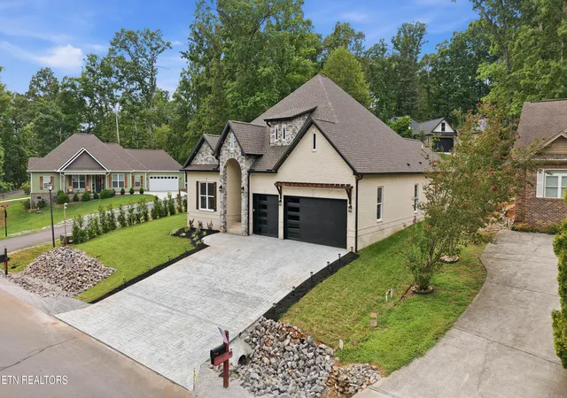 Photo 2 of Single family home for sale at 112 Inata Cir, Loudon, TN 37774 | MLS# 1353387 | Listing updated on 2026-09-24