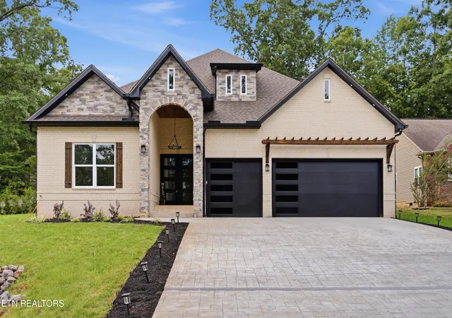 Single family home for sale at 112 Inata Cir, Loudon, TN 37774 | MLS# 1353387