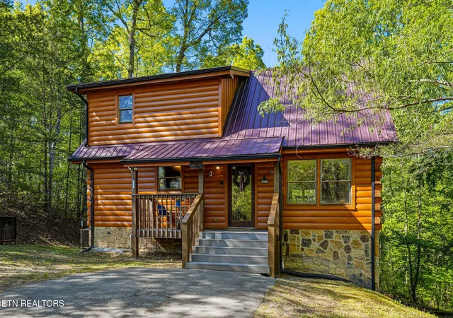 Photo 3 of Sale Pending at 3201 Bear Country Wy, Sevierville, TN 37876 | MLS# 1353547 | Listing updated on 2026-10-23