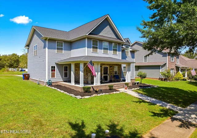 Photo 1 of Single family home for sale at 118 Fallberry St, Oak Ridge, TN 37830 | MLS# 1353501 | Listing updated on 2026-08-30