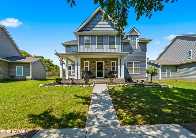 Photo 2 of Single family home for sale at 118 Fallberry St, Oak Ridge, TN 37830 | MLS# 1353501 | Listing updated on 2026-08-30