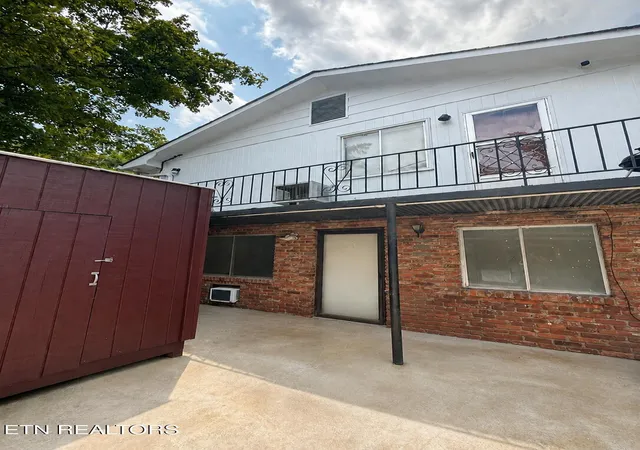 Photo 3 of Multi family home for sale at 719 Nw Murray Dr Rd, Knoxville, TN 37912 | MLS# 1353403 | Listing updated on 2026-08-27