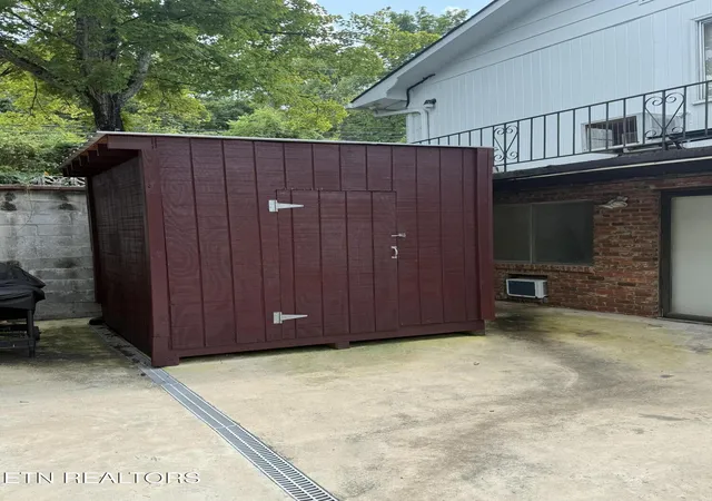 Photo 4 of Multi family home for sale at 719 Nw Murray Dr Rd, Knoxville, TN 37912 | MLS# 1353403 | Listing updated on 2026-08-27