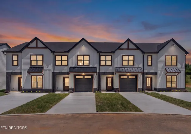 Photo 2 of Single family home for sale at 1361 Grace Ridge Dr, Sevierville, TN 37862 | MLS# 1353798 | Listing updated on 2026-08-31