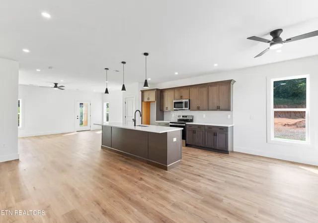 Photo 3 of Single family home for sale at 1361 Grace Ridge Dr, Sevierville, TN 37862 | MLS# 1353798 | Listing updated on 2026-08-31