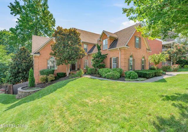 Photo 1 of Single family home for sale at 1724 Evening Shade Ln, Knoxville, TN 37919 | MLS# 1353453 | Listing updated on 2026-09-14