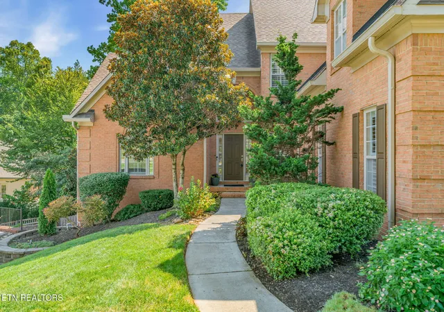 Photo 2 of Single family home for sale at 1724 Evening Shade Ln, Knoxville, TN 37919 | MLS# 1353453 | Listing updated on 2026-09-14