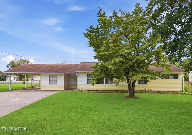Photo 1 of Sale Pending at 4308 Nw Roaming Rd, Knoxville, TN 37912 | MLS# 1353423 | Listing updated on 2026-09-08