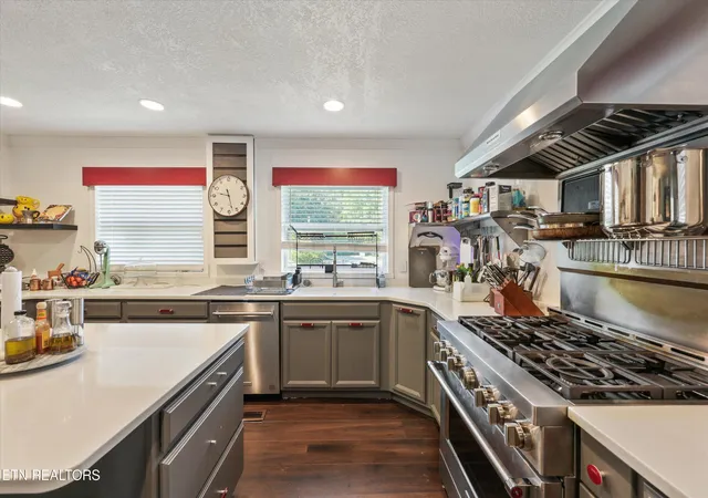Photo 3 of Sale Pending at 98 Orange Ln, Oak Ridge, TN 37830 | MLS# 1353430 | Listing updated on 2026-09-06