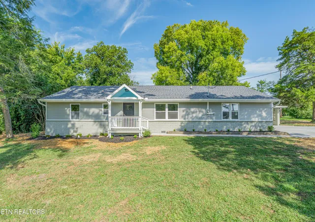 Photo 2 of Single family home for sale at 349 Land Oak Rd, Knoxville, TN 37922 | MLS# 1353553 | Listing updated on 2026-09-10