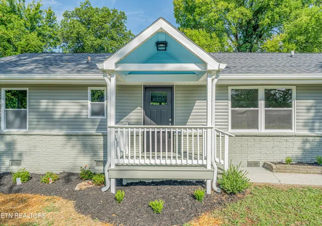 Photo 3 of Single family home for sale at 349 Land Oak Rd, Knoxville, TN 37922 | MLS# 1353553 | Listing updated on 2026-09-10
