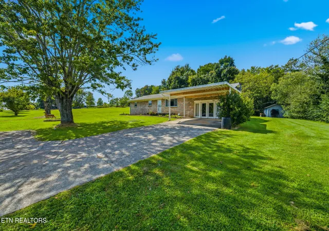 Photo 2 of Single family home for sale at 804 Maryville Hwy, Seymour, TN 37865 | MLS# 1353431 | Listing updated on 2026-10-08