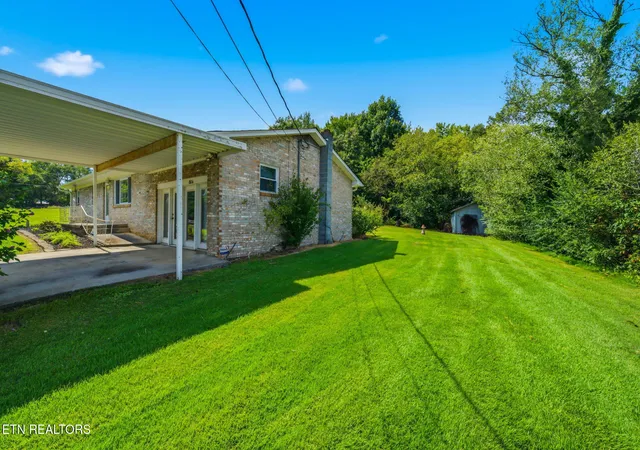 Photo 3 of Single family home for sale at 804 Maryville Hwy, Seymour, TN 37865 | MLS# 1353431 | Listing updated on 2026-10-08